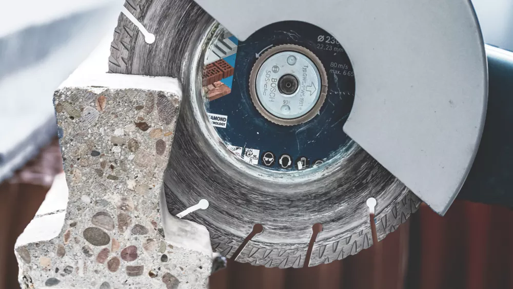 Bosch Expert Masonry Diamond Cutting Disc 180 X 22.23mm 2 Bosch Expert Masonry Diamond Cutting Disc 180 X 22.23mm - Image 2