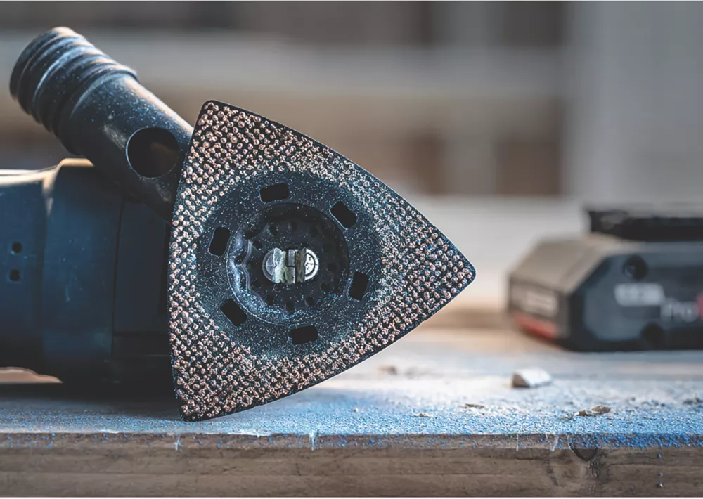 Bosch Expert MAVZ 116 RT6 60 Carbide RIFF-Grit Paint On Wood, Hardwood, Softwood, Fibre Plastics, GFK & CFK Sanding Plate 116mm 4 Bosch Expert MAVZ 116 RT6 60 Carbide RIFF-Grit Paint On Wood, Hardwood, Softwood, Fibre Plastics, GFK & CFK Sanding Plate 116mm - Image 4