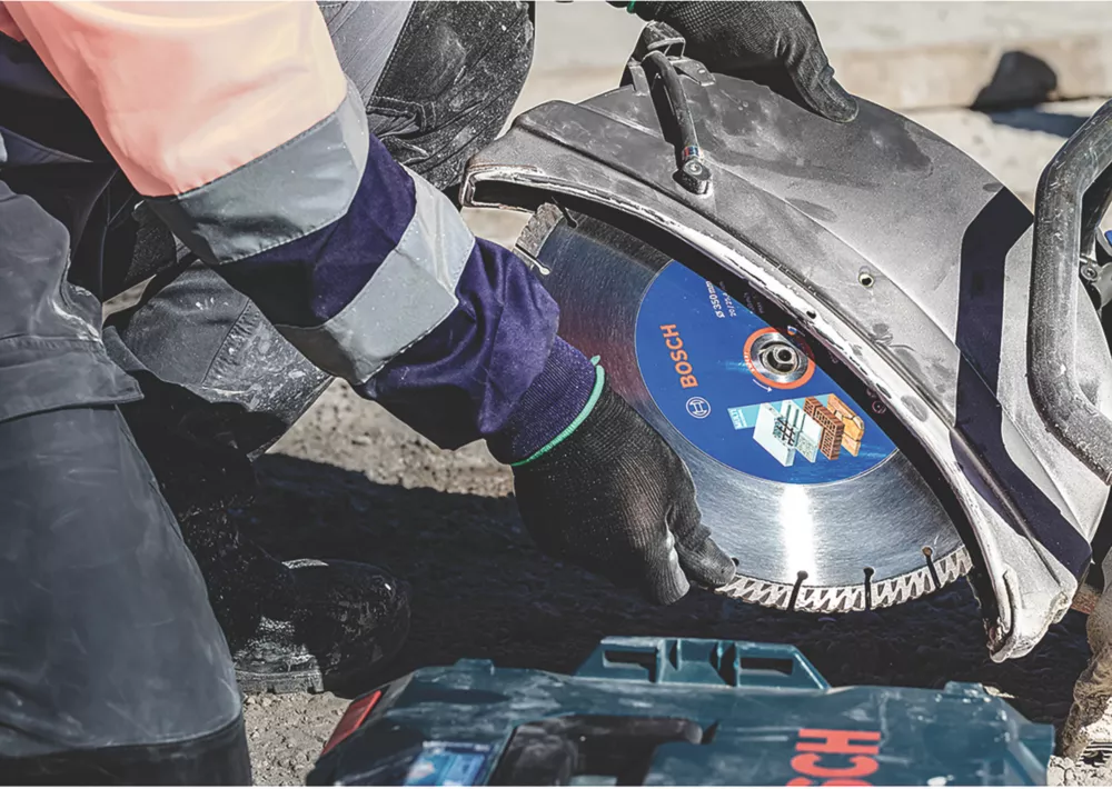 Bosch Expert Masonry Diamond Cutting Disc 350 X 20/25.4mm 4 Bosch Expert Masonry Diamond Cutting Disc 350 X 20/25.4mm - Image 4